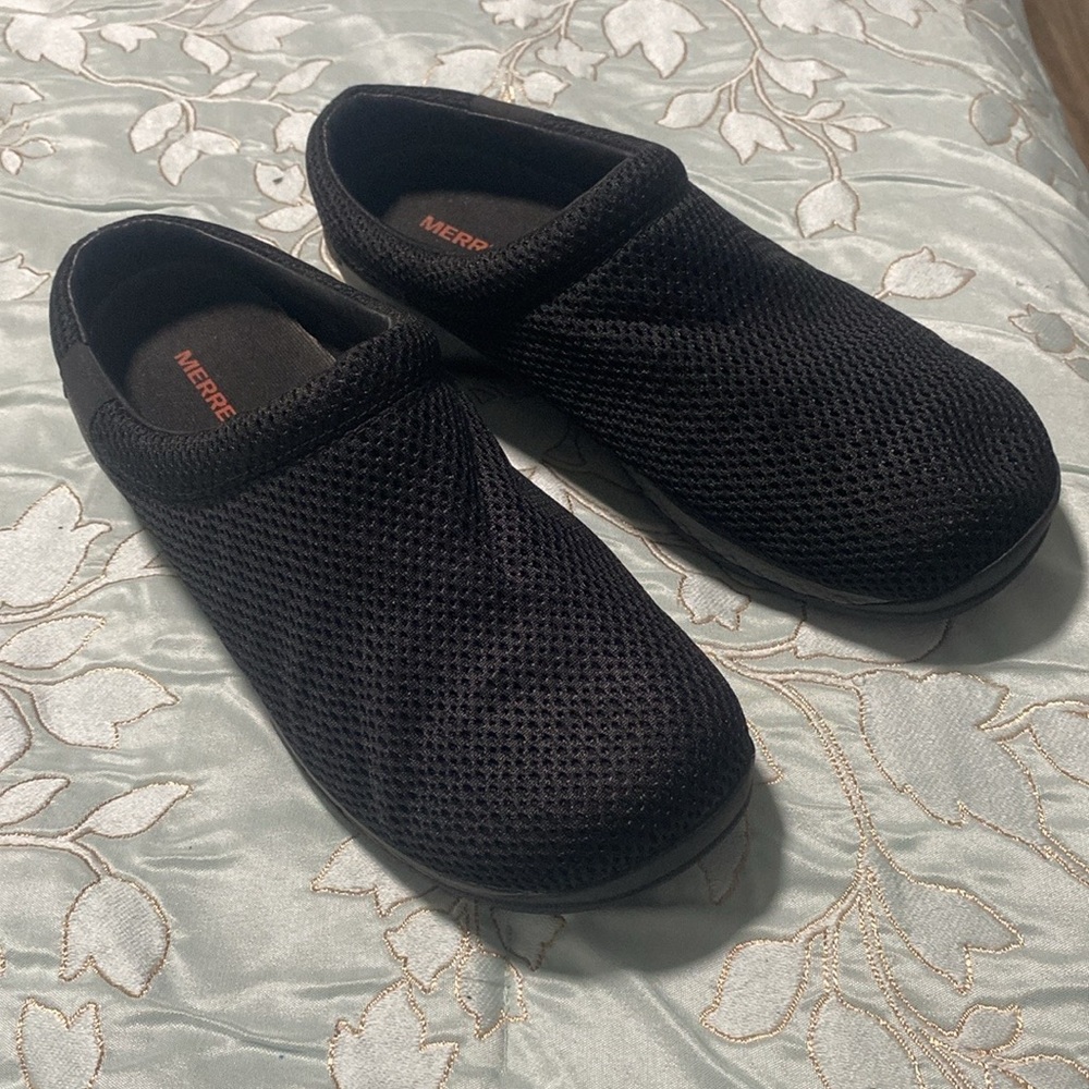 Merrell Black Slip-On Shoes - Picture 2 of 9